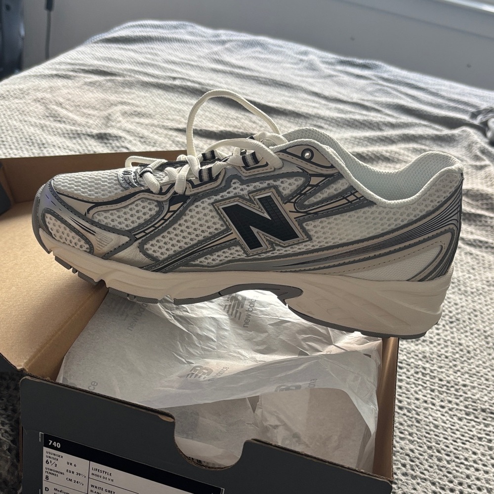 New Balance 740 Unisex Athletic Shoes